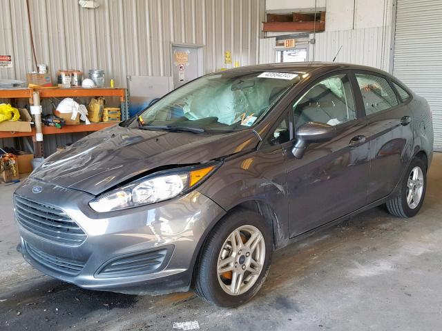 3FADP4BJ7JM145258 - 2018 FORD FIESTA SE GRAY photo 2