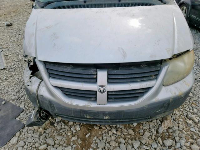 1D4GP25R45B213688 - 2005 DODGE CARAVAN SE GRAY photo 7