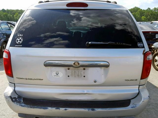 2A4GT54L66R780901 - 2006 CHRYSLER TOWN AND C SILVER photo 9