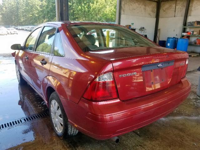 1FAFP34N25W181299 - 2005 FORD FOCUS ZX4 RED photo 3