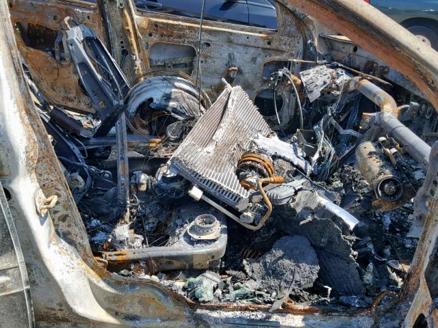 YV1RH592252477326 - 2005 VOLVO S60 2.5T BURN photo 5