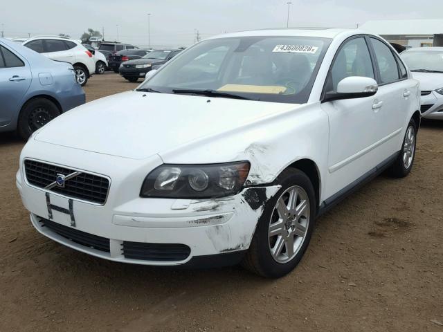 YV1MS390X72308608 - 2007 VOLVO S40 2.4I WHITE photo 2