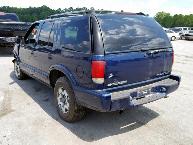 1GNDT13W72K231717 - 2002 CHEVROLET BLAZER BLUE photo 3