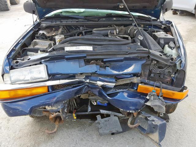 1GNDT13W72K231717 - 2002 CHEVROLET BLAZER BLUE photo 7