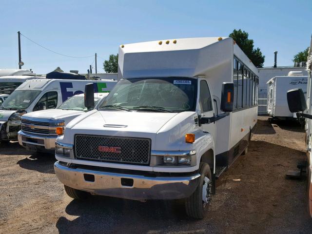 1GDG5V1244F519323 - 2004 GMC C5500 C5V0 WHITE photo 2