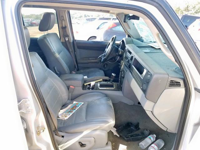 1J8HG48K66C317762 - 2006 JEEP COMMANDER GRAY photo 5