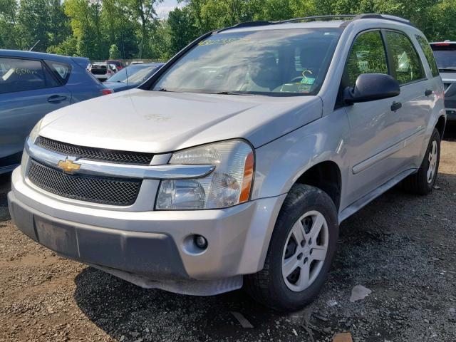 2CNDL13F856040836 - 2005 CHEVROLET EQUINOX LS SILVER photo 2