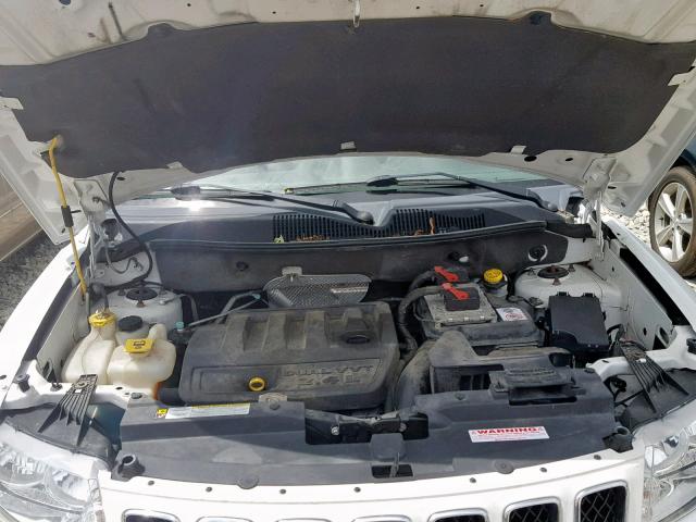 1J4NF1FBXBD215636 - 2011 JEEP COMPASS SP თეთრი ფოტო 7