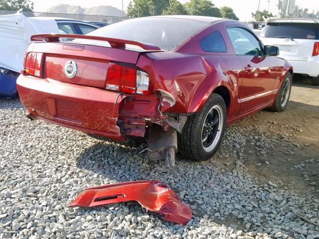 1ZVFT82HX55149056 - 2005 FORD MUSTANG GT RED photo 4