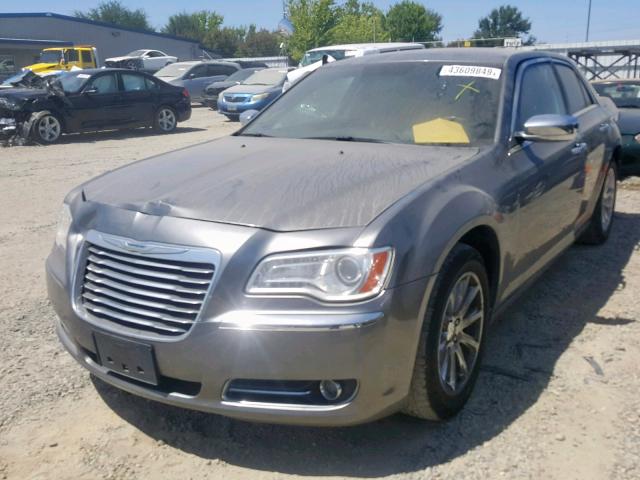 2C3CA5CG7BH557975 - 2011 CHRYSLER 300 LIMITE GRAY photo 2