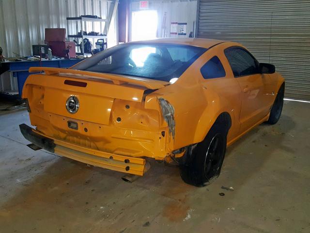 1ZVHT82H185132532 - 2008 FORD MUSTANG GT YELLOW photo 4