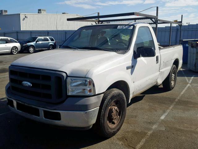 1FTNF20585EB60035 - 2005 FORD F250 SUPER WHITE photo 2