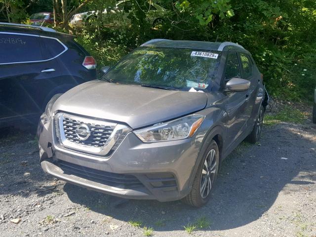 3N1CP5CU7JL539369 - 2018 NISSAN KICKS S GRAY photo 2