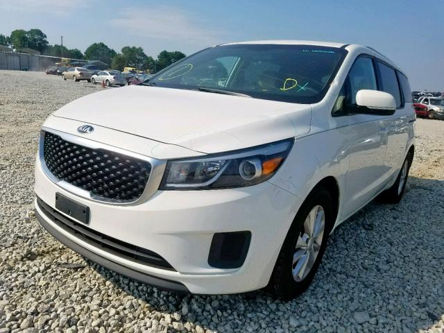 KNDMB5C11G6116764 - 2016 KIA SEDONA LX WHITE photo 2