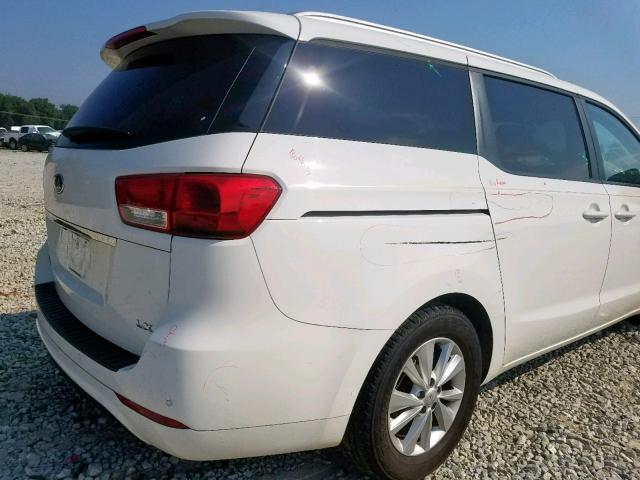 KNDMB5C11G6116764 - 2016 KIA SEDONA LX WHITE photo 9