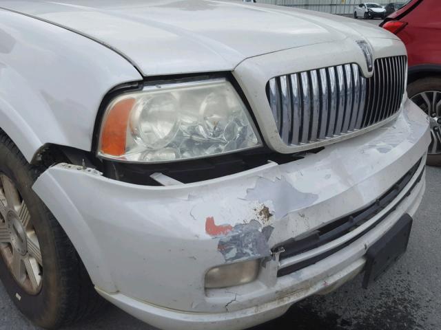 5LMFU27555LJ00394 - 2005 LINCOLN NAVIGATOR WHITE photo 9