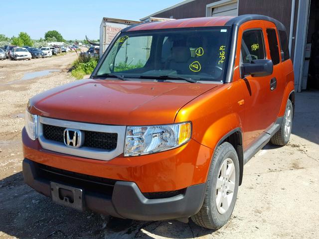 5J6YH2H79AL001506 - 2010 HONDA ELEMENT EX ORANGE photo 2