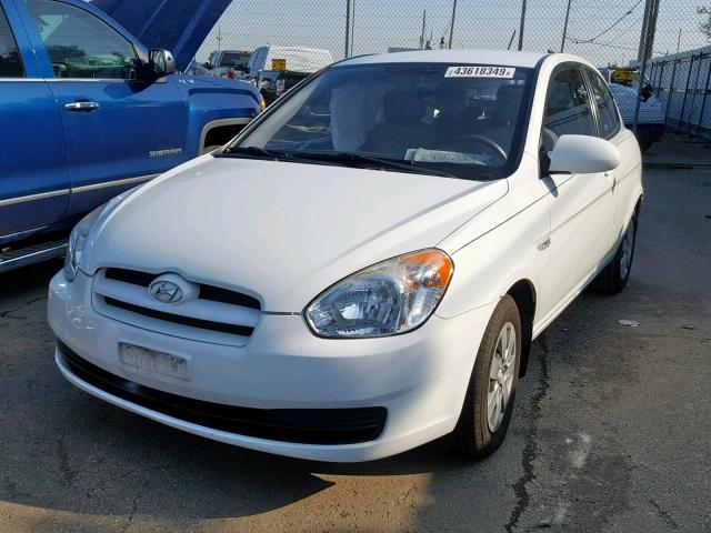 KMHCM36C39U134829 - 2009 HYUNDAI ACCENT GS WHITE photo 2