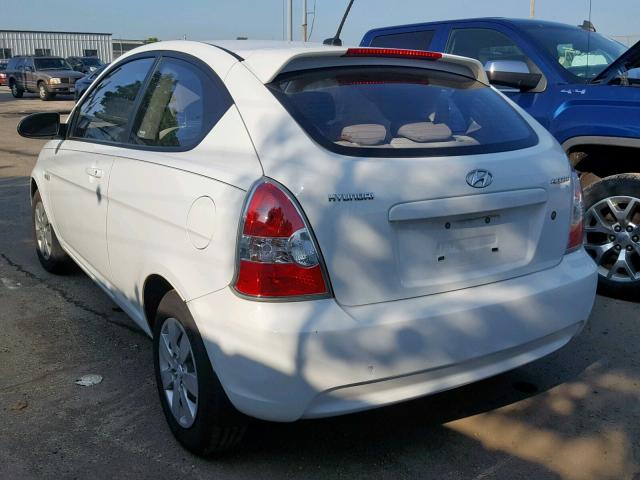 KMHCM36C39U134829 - 2009 HYUNDAI ACCENT GS WHITE photo 3