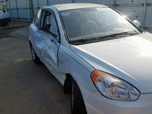 KMHCM36C39U134829 - 2009 HYUNDAI ACCENT GS WHITE photo 9