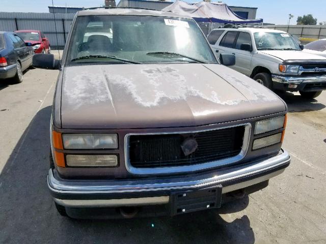 1GKEK13R0VJ746096 - 1997 GMC YUKON BROWN photo 9