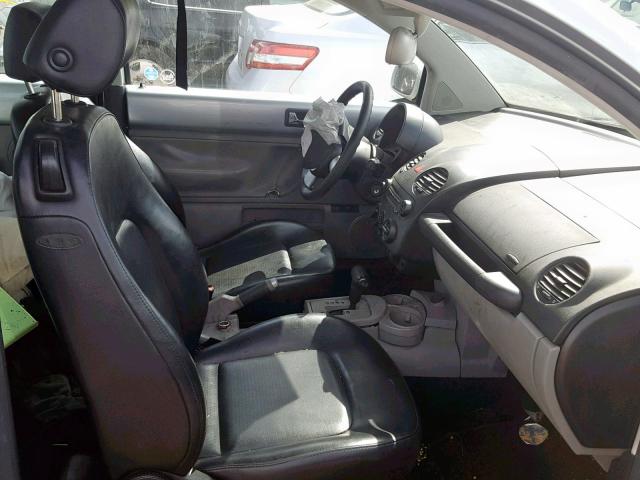 3VWBK31C95M402663 - 2005 VOLKSWAGEN NEW BEETLE ვერცხლისფერი ფოტო 5