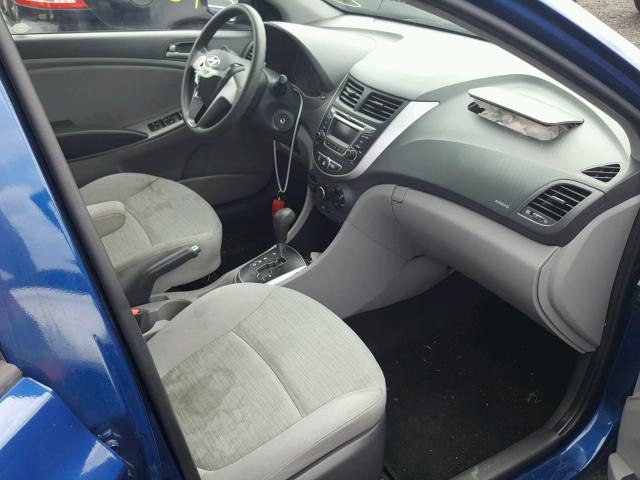 KMHCT4AE5GU096972 - 2016 HYUNDAI ACCENT SE BLUE photo 5