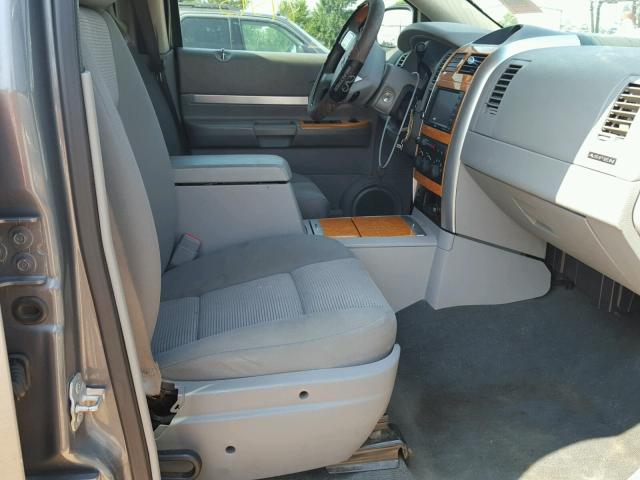 1A8HW58P39F713218 - 2009 CHRYSLER ASPEN LIMI GRAY photo 5