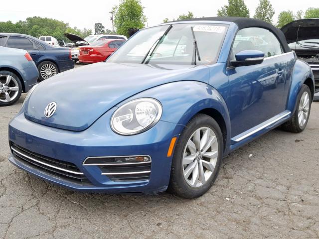 3VW517AT9HM820507 - 2017 VOLKSWAGEN BEETLE S/S BLUE photo 2