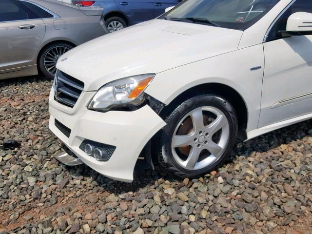 4JGCB2FE1BA126642 - 2011 MERCEDES-BENZ R 350 BLUE WHITE photo 9