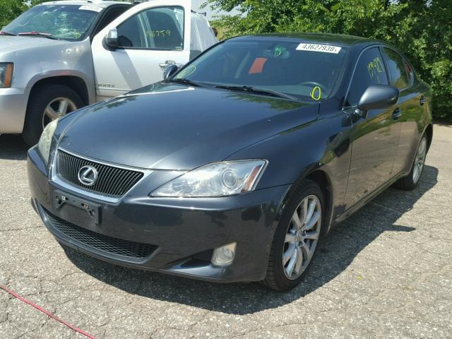 JTHCK262272018105 - 2007 LEXUS IS 250 GRAY photo 2