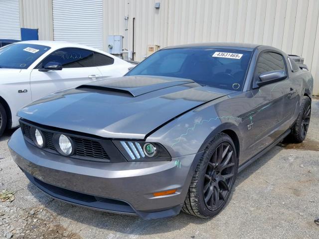 1ZVBP8CH2A5102325 - 2010 FORD MUSTANG GT GRAY photo 2