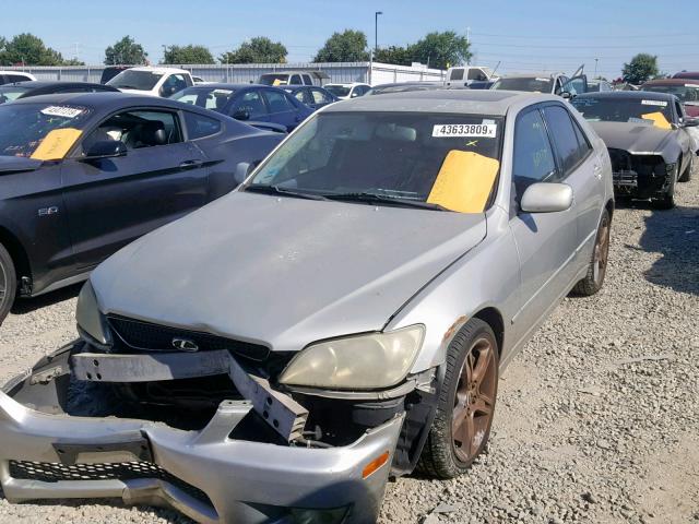 JTHBD192320064039 - 2002 LEXUS IS 300 SILVER photo 2