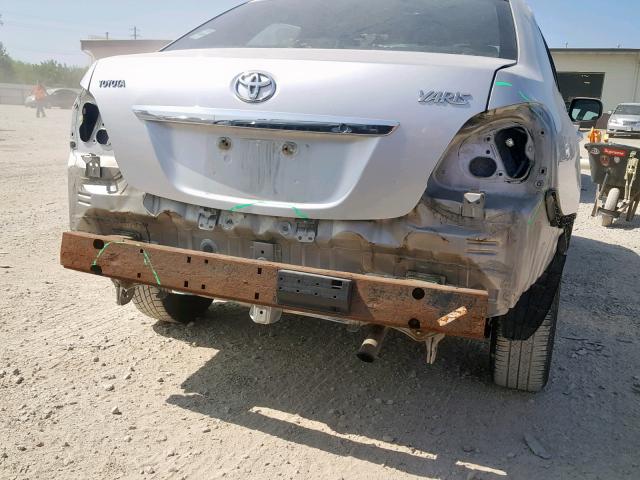 JTDBT903394059600 - 2009 TOYOTA YARIS SILVER photo 9