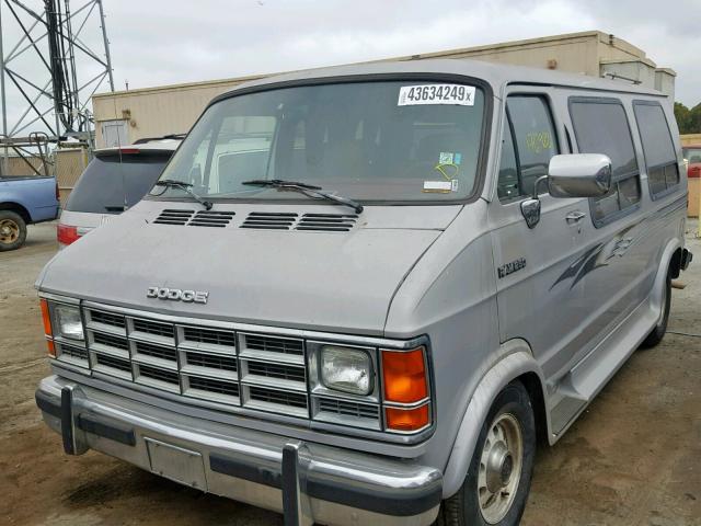 2B6HB21Y0NK116032 - 1992 DODGE RAM VAN B2 GRAY photo 2