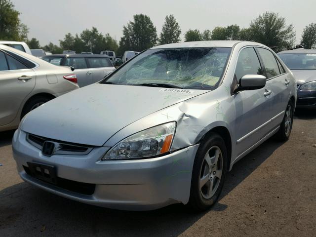 JHMCN36465C009977 - 2005 HONDA ACCORD HYB SILVER photo 2