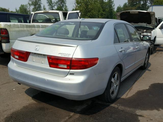 JHMCN36465C009977 - 2005 HONDA ACCORD HYB SILVER photo 4