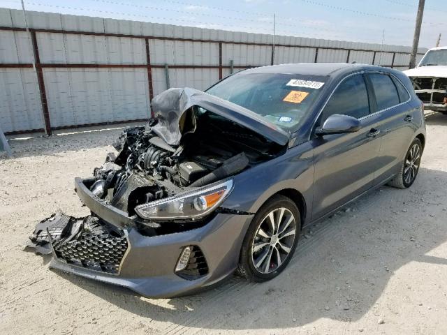 KMHH35LEXJU009390 - 2018 HYUNDAI ELANTRA GT GRAY photo 2