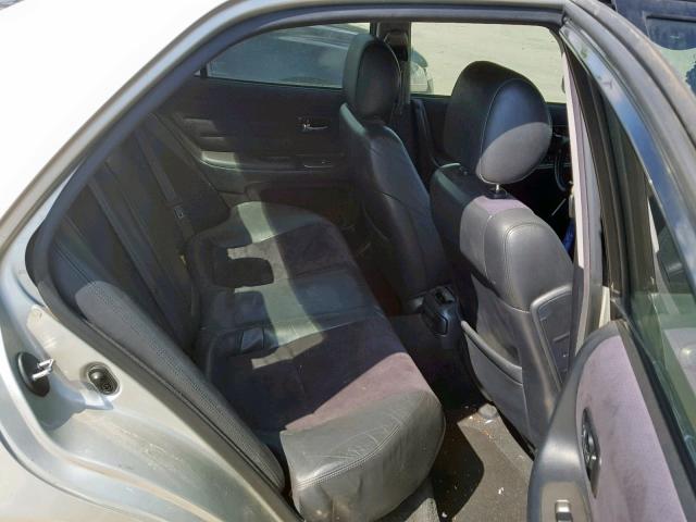 JTHBD182610029527 - 2001 LEXUS IS 300 SILVER photo 6