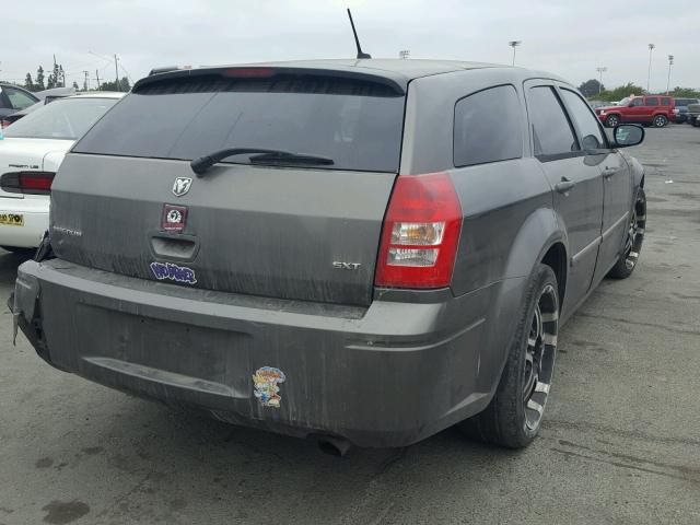 2D4FV37V28H246055 - 2008 DODGE MAGNUM SXT GRAY photo 4