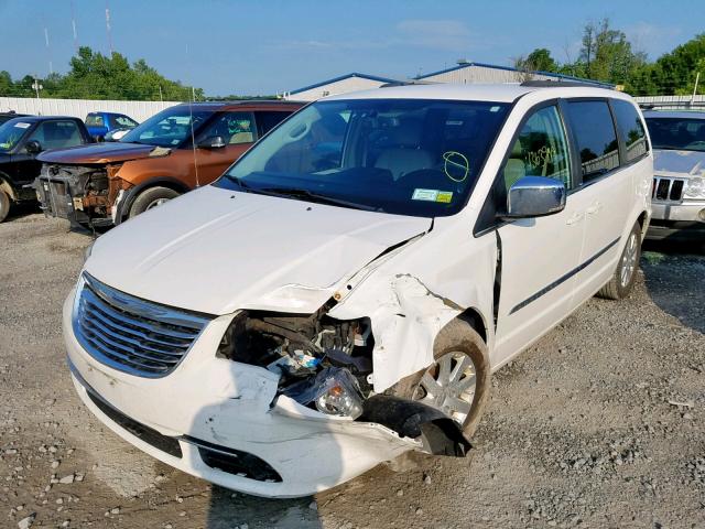 2C4RC1CGXCR340635 - 2012 CHRYSLER TOWN & COU WHITE photo 2