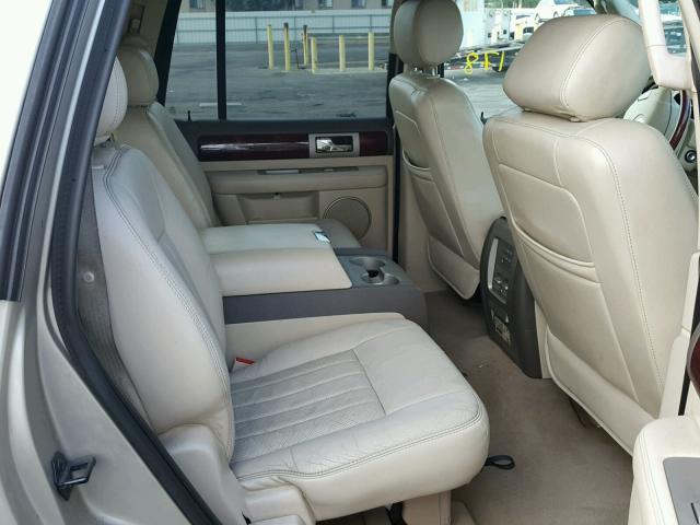 5LMFU27RX4LJ20948 - 2004 LINCOLN NAVIGATOR Beige Foto 6