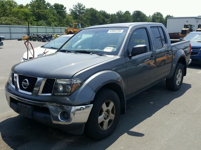 1N6AD07WX7C457472 - 2007 NISSAN FRONTIER C GRAY photo 2