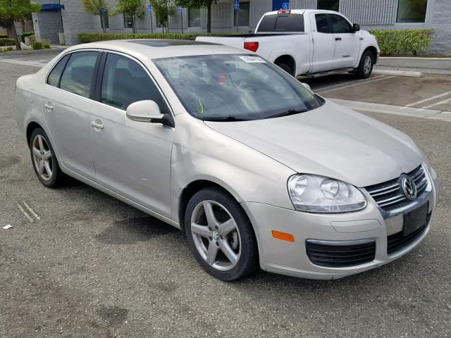 3VWRL7AJ1AM147762 - 2010 VOLKSWAGEN JETTA TDI SILVER photo 1