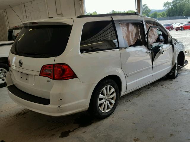 2C4RVABG9ER134334 - 2014 VOLKSWAGEN ROUTAN SE WHITE photo 4