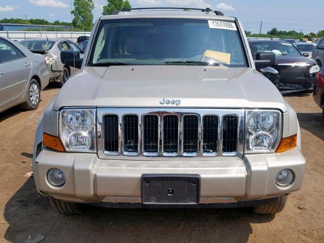 1J8HG58N28C124981 - 2008 JEEP COMMANDER GOLD photo 9