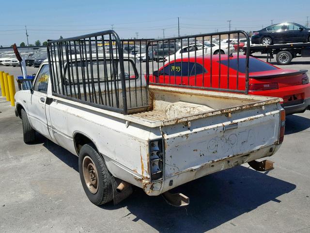 JT4RN44D1C0064534 - 1982 TOYOTA PICKUP / C WHITE photo 3