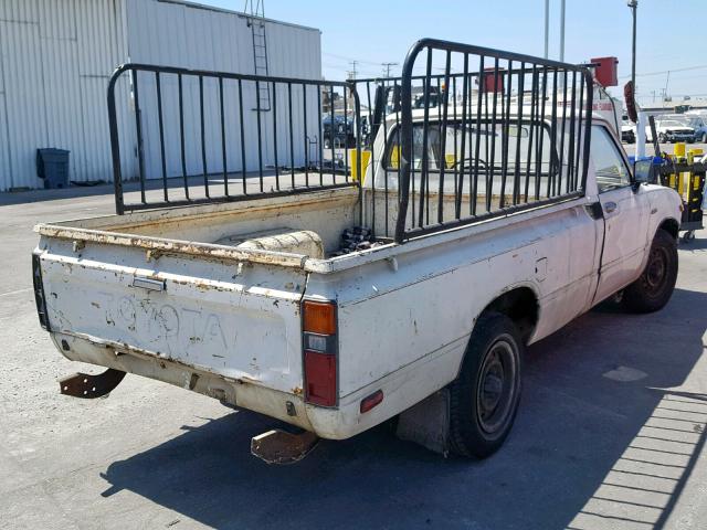 JT4RN44D1C0064534 - 1982 TOYOTA PICKUP / C WHITE photo 4