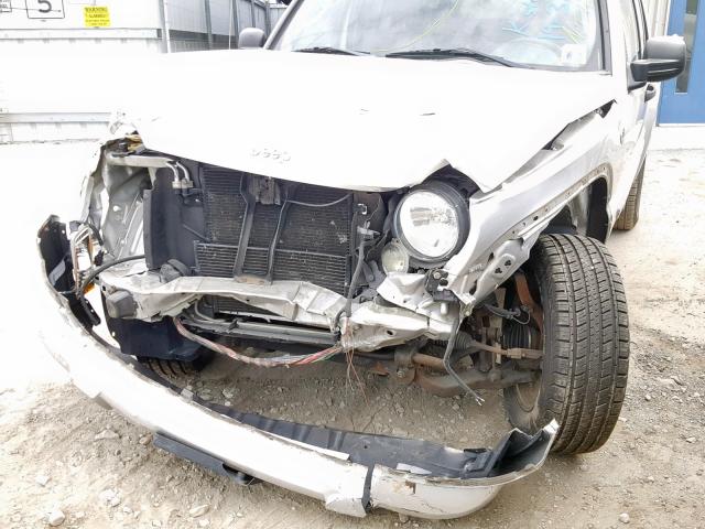 1J4GL58K36W184889 - 2006 JEEP LIBERTY LI SILVER photo 10