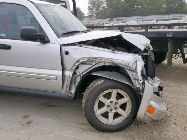 1J4GL58K36W184889 - 2006 JEEP LIBERTY LI SILVER photo 9